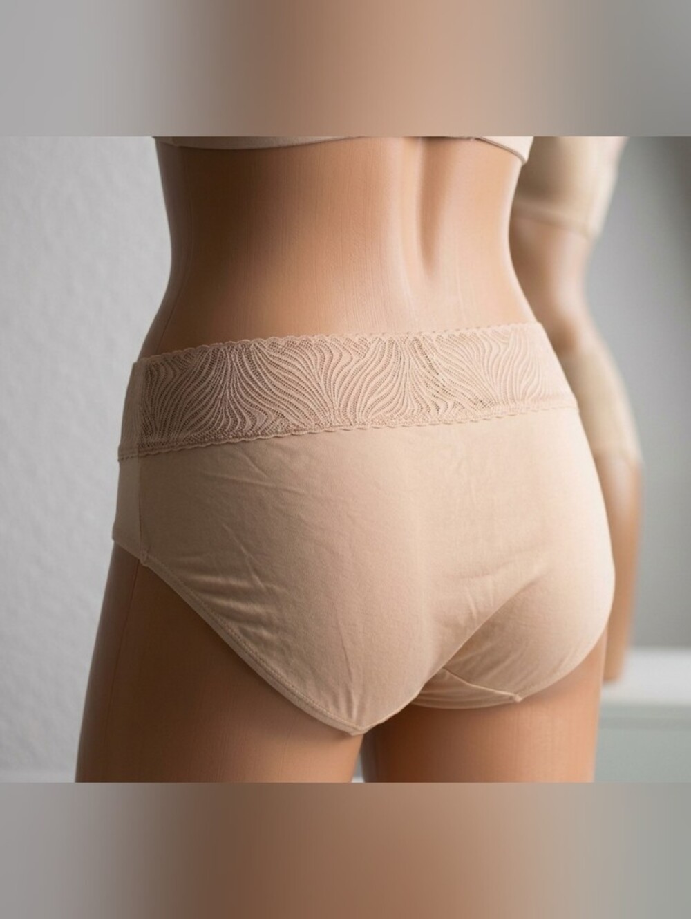 Vanity Fair Panties, Size L